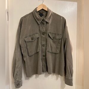 Green button up cropped collar shirt